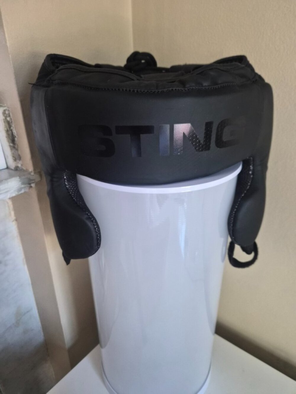 STING USA Boxing Approved Open Face Boxing Headgear Black - Size Small - LTD Use